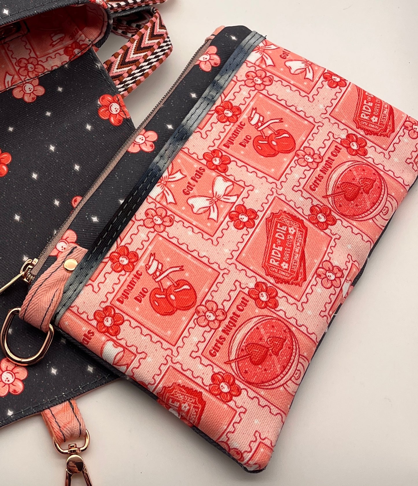 Iris Clutch Applique - Sew Sweet Retreat